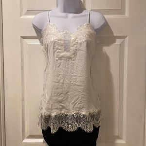 Jenn & Jo Scalloped White Lace Hem V-neck Camisole